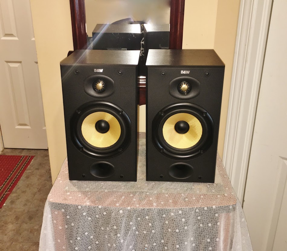 B&W DM601 1 Classic B&W Bookshelf Speakers DM601 - Image 1