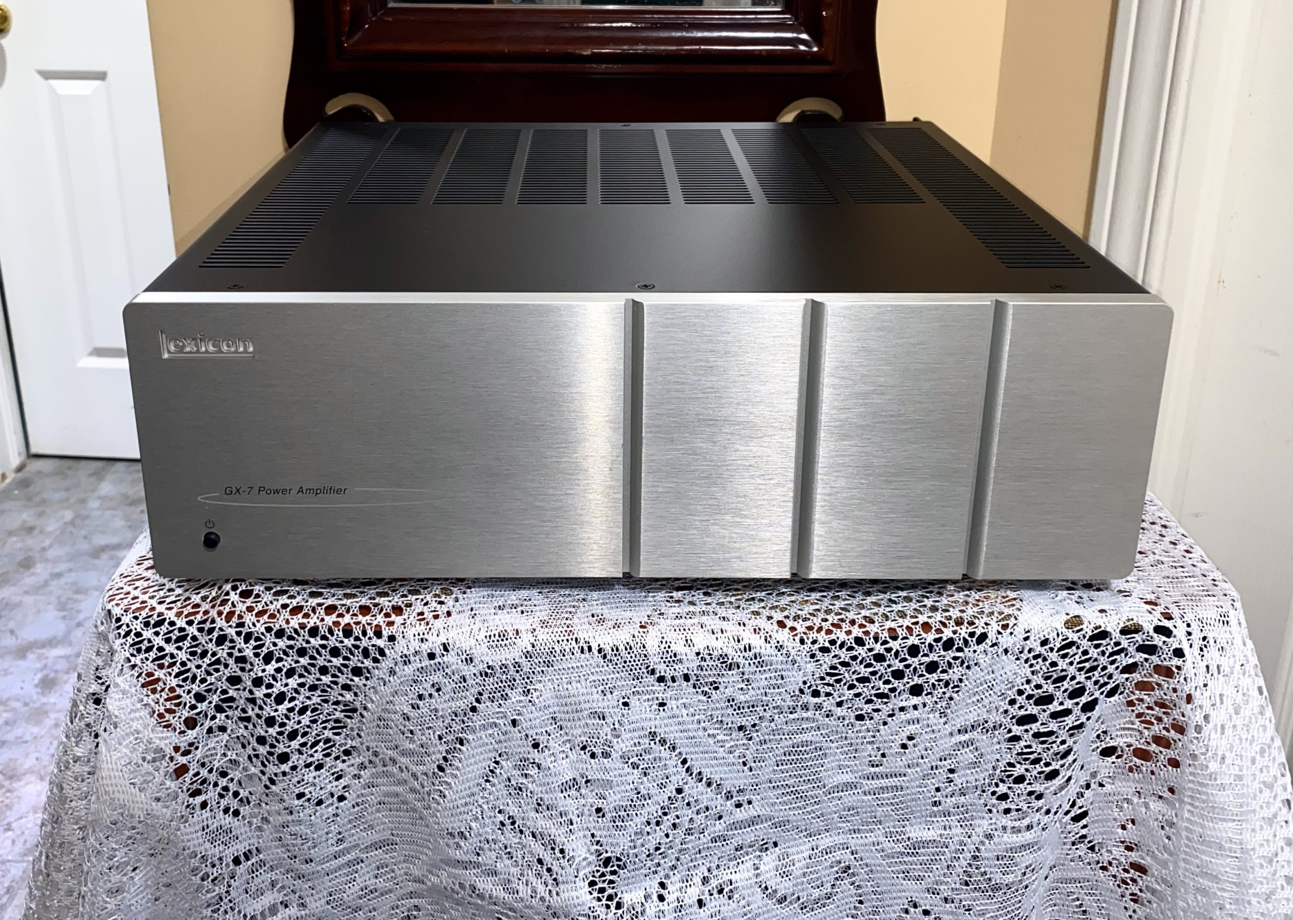Lexicon GX-7 1 Lexicon High-performance 125 WPC 7-channel Power Amplifier GX-7 REDUCED - Image 1