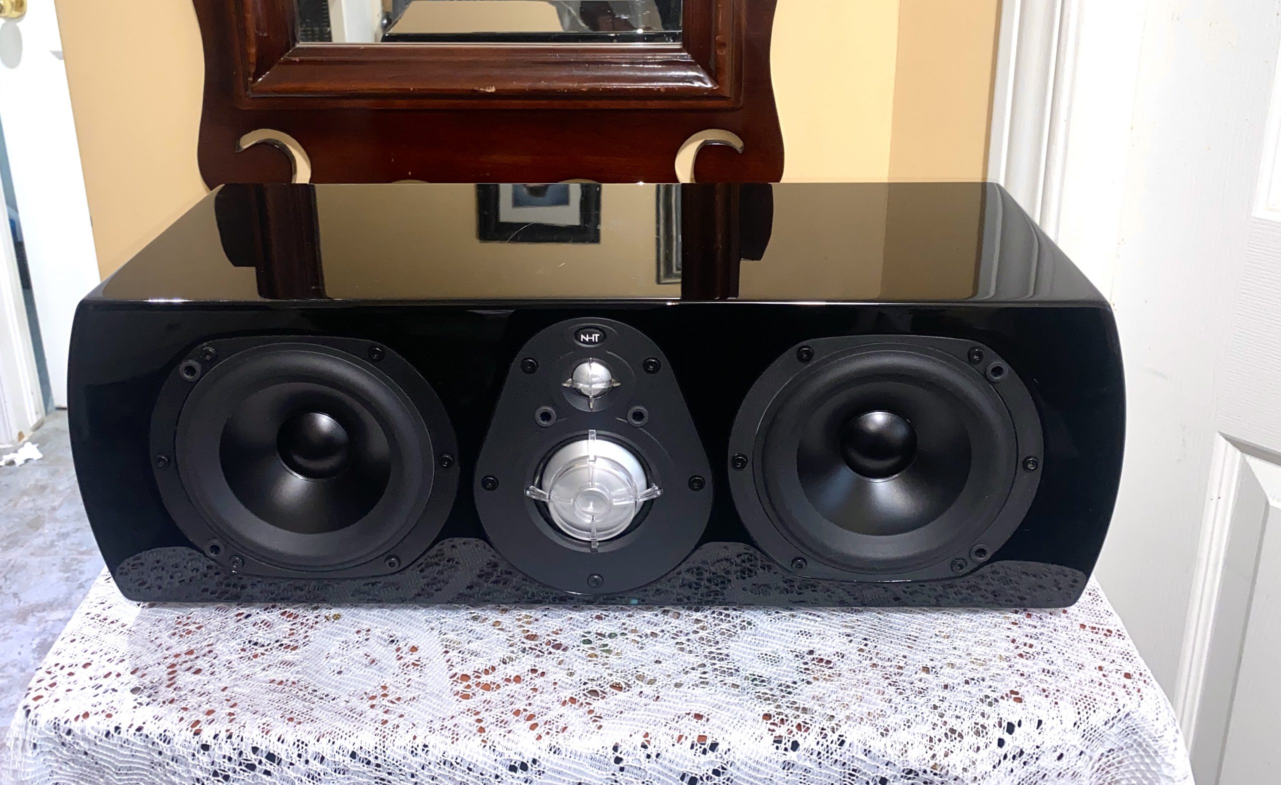 NHT TWO C 1 Gorgeous 3-Way NHT Classic Series Center Speaker TWO C - Image 1
