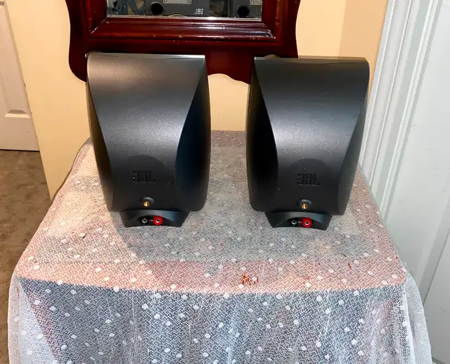 Great Sounding Modern JBL Northridge Speakers N24 II - Radique Inc