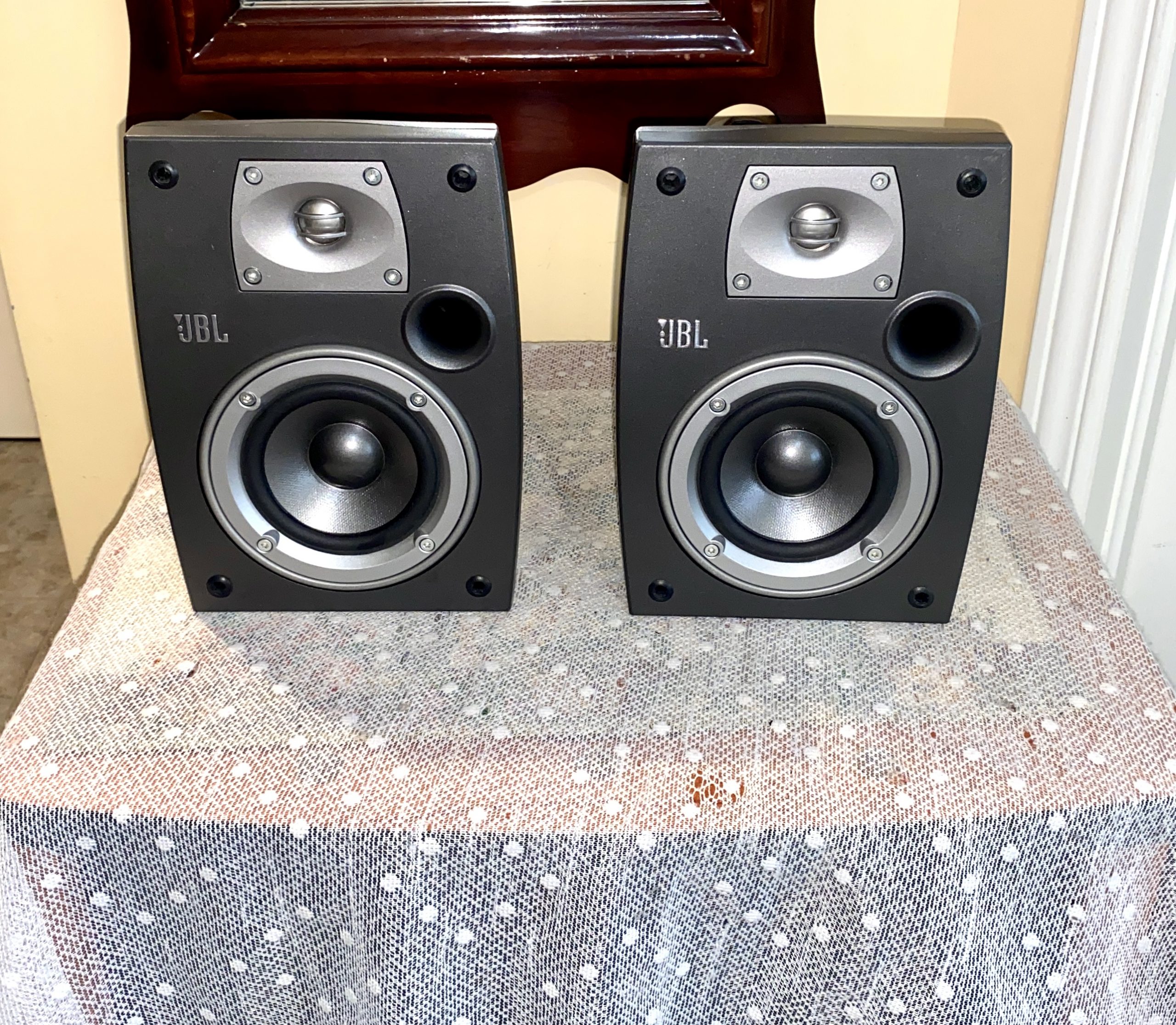 Great Sounding Modern JBL Northridge Speakers N24 II - Radique Inc