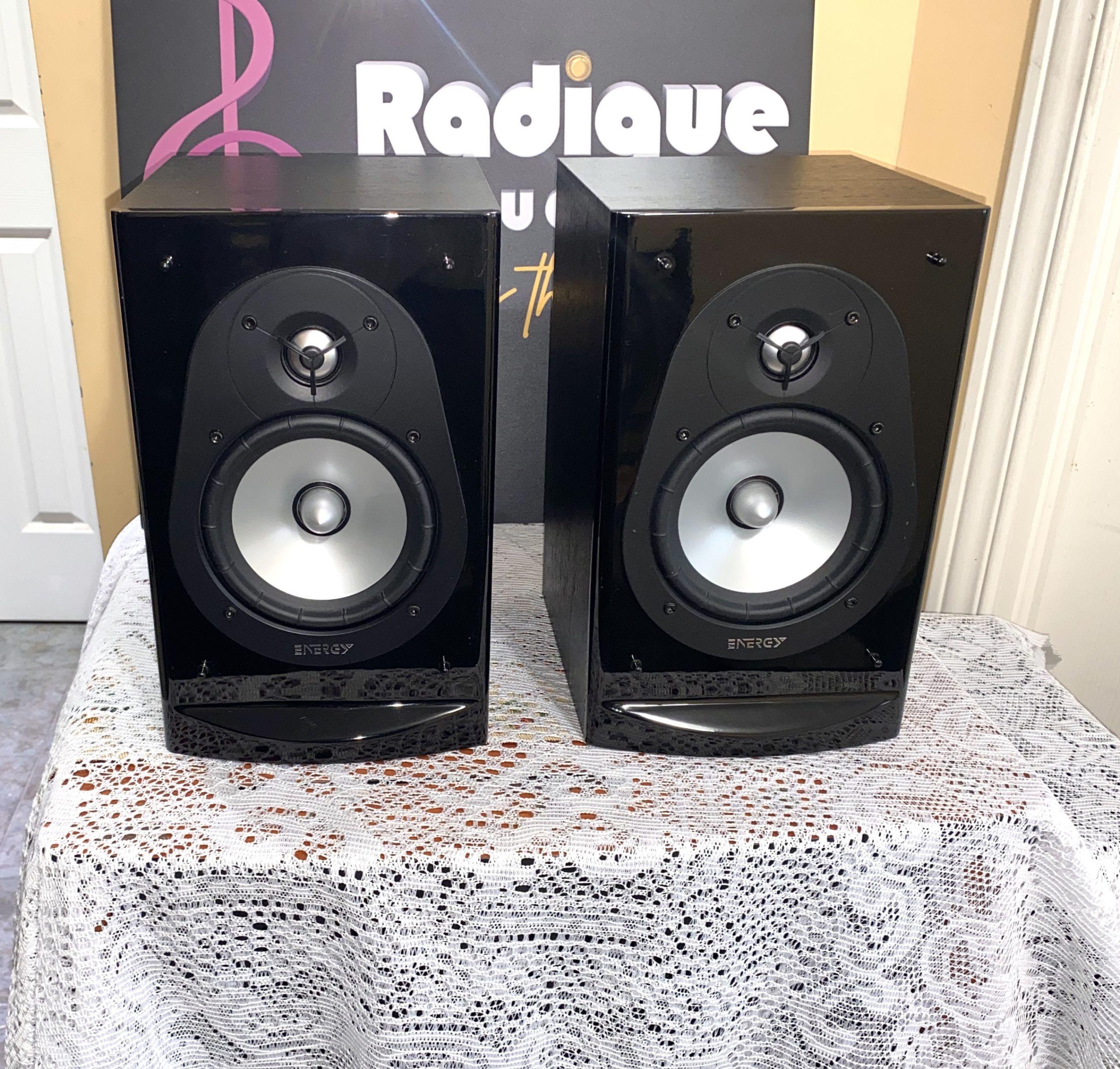 Energy Connoisseur CB-10 1 Quality Energy Connoisseur Bookshelf Speakers in High Gloss Black CB-10 - Image 1