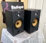 Quality B&W Bookshelf Speakers DM601 S2