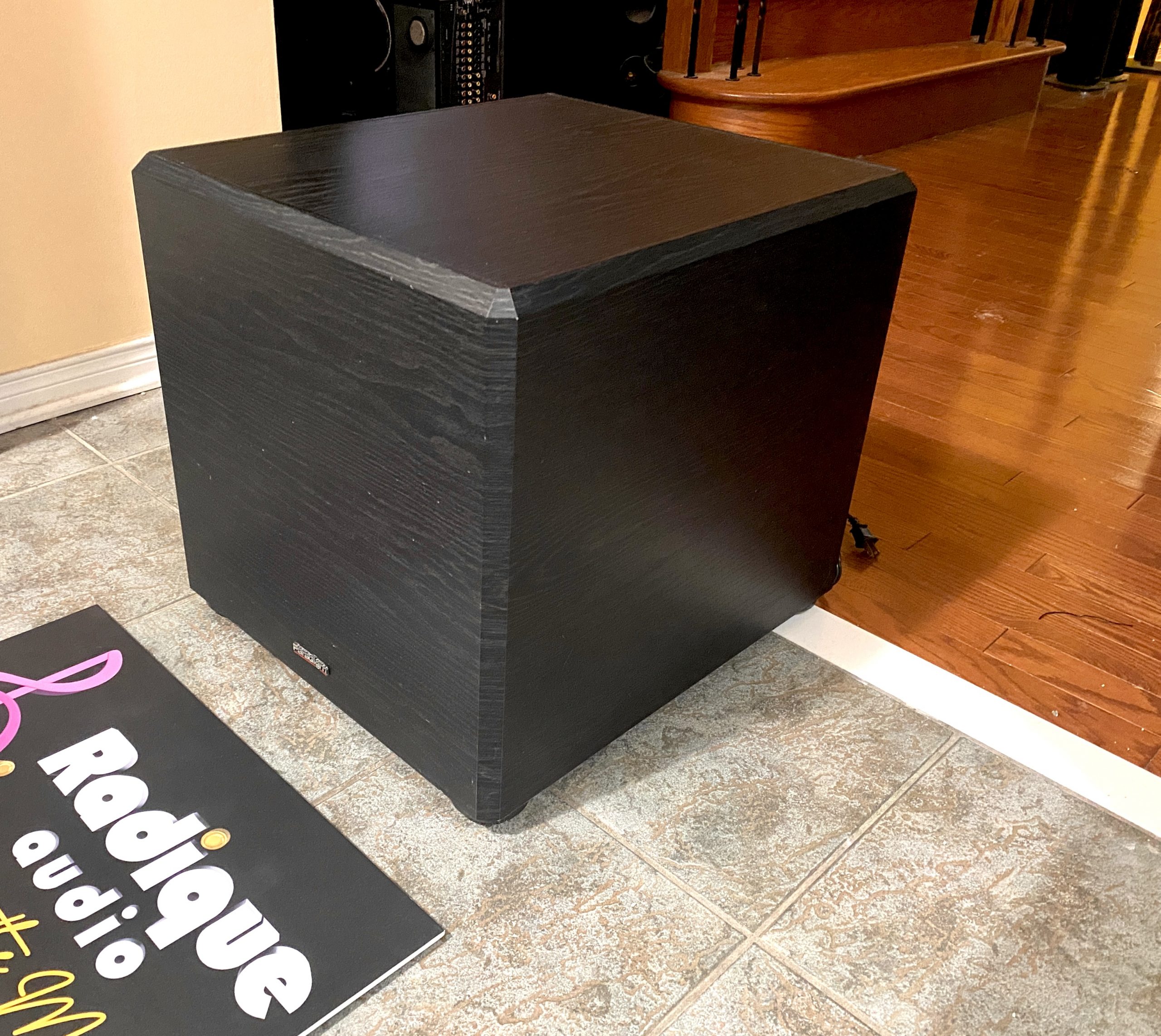 Great Sounding 60 lb Active Paradigm Subwoofer PS-1000 - Radique Inc