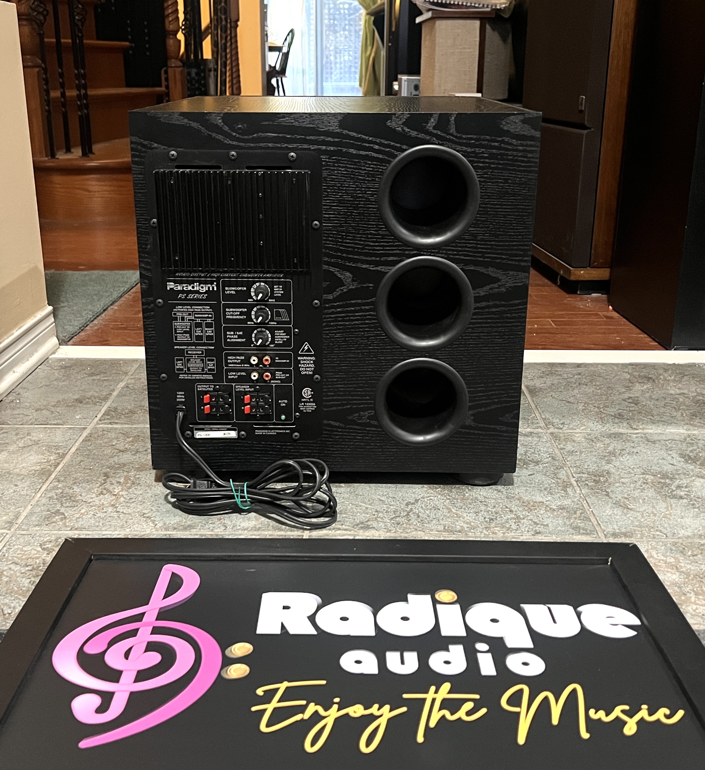 美*英様 Paradigm PS-1000 PS SERIES オーディオ機器 Paradigm PS-1000 v1 Powered Subwoofer 525W Peak, Made in Canada