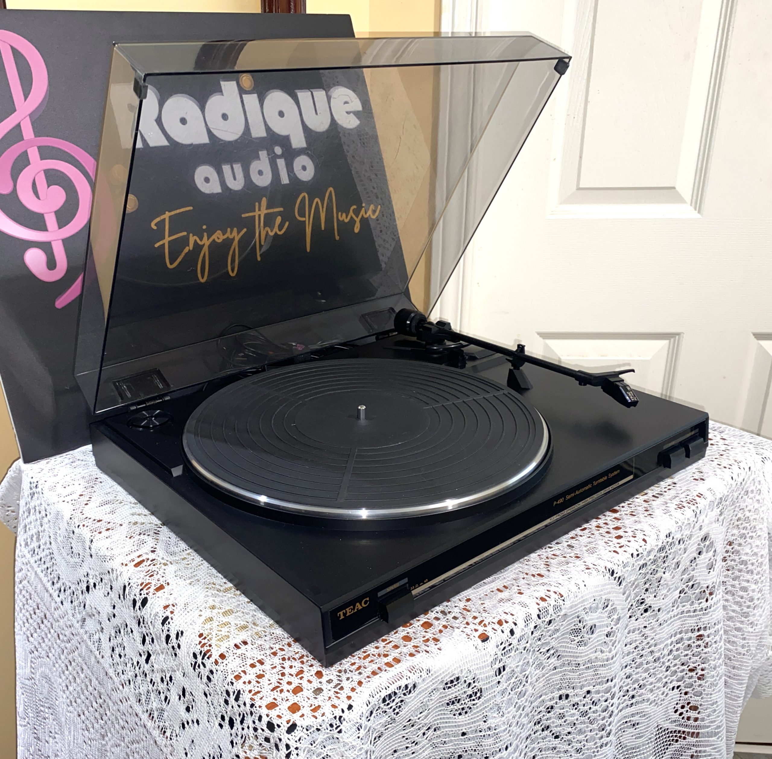 TEAC Semi-Automatic Belt Drive Turntable P-490 - Radique Inc