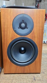 Gorgeous Linn Tukan Compact British Speakers in Cherry - Image 6