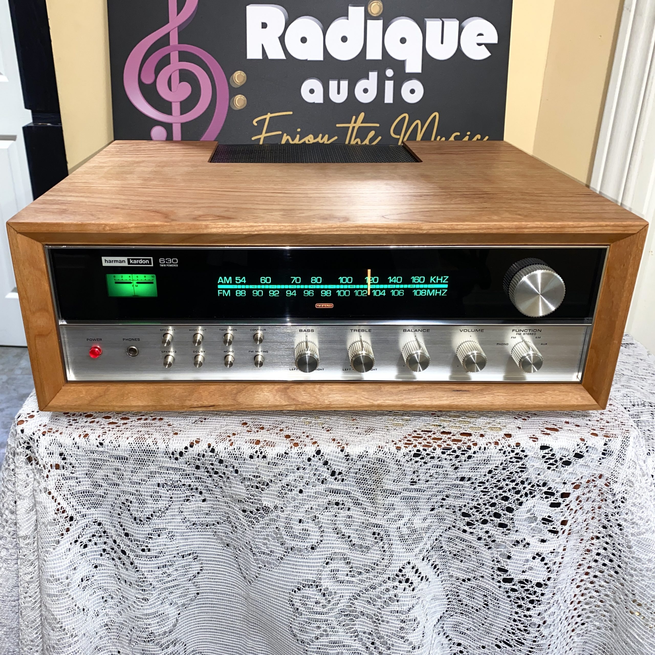 Harman 630 1 Gorgeous Vintage Harman Kardon 30 WPC Stereo Receiver 630 - Image 1