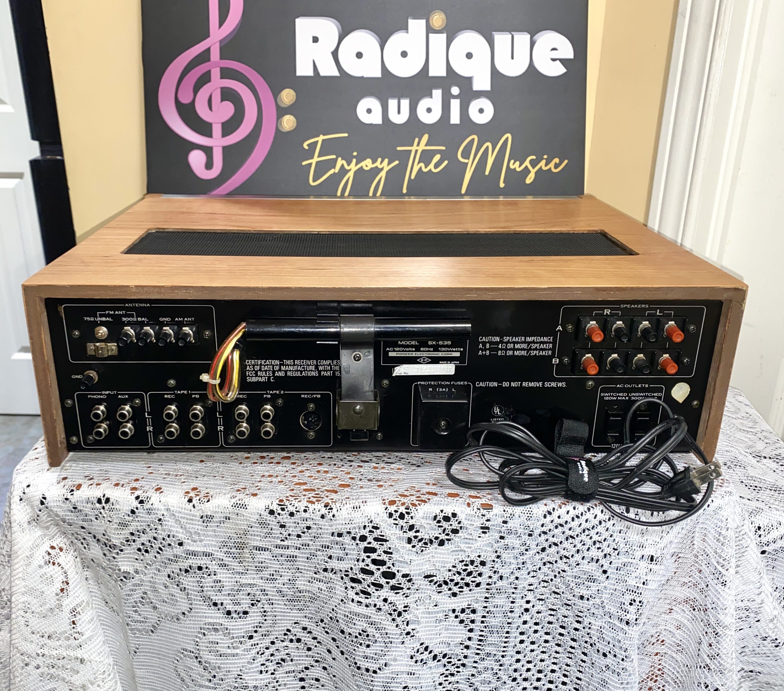 Gorgeous Vintage Pioneer 20 WPC Stereo Receiver SX-535 - Radique Inc