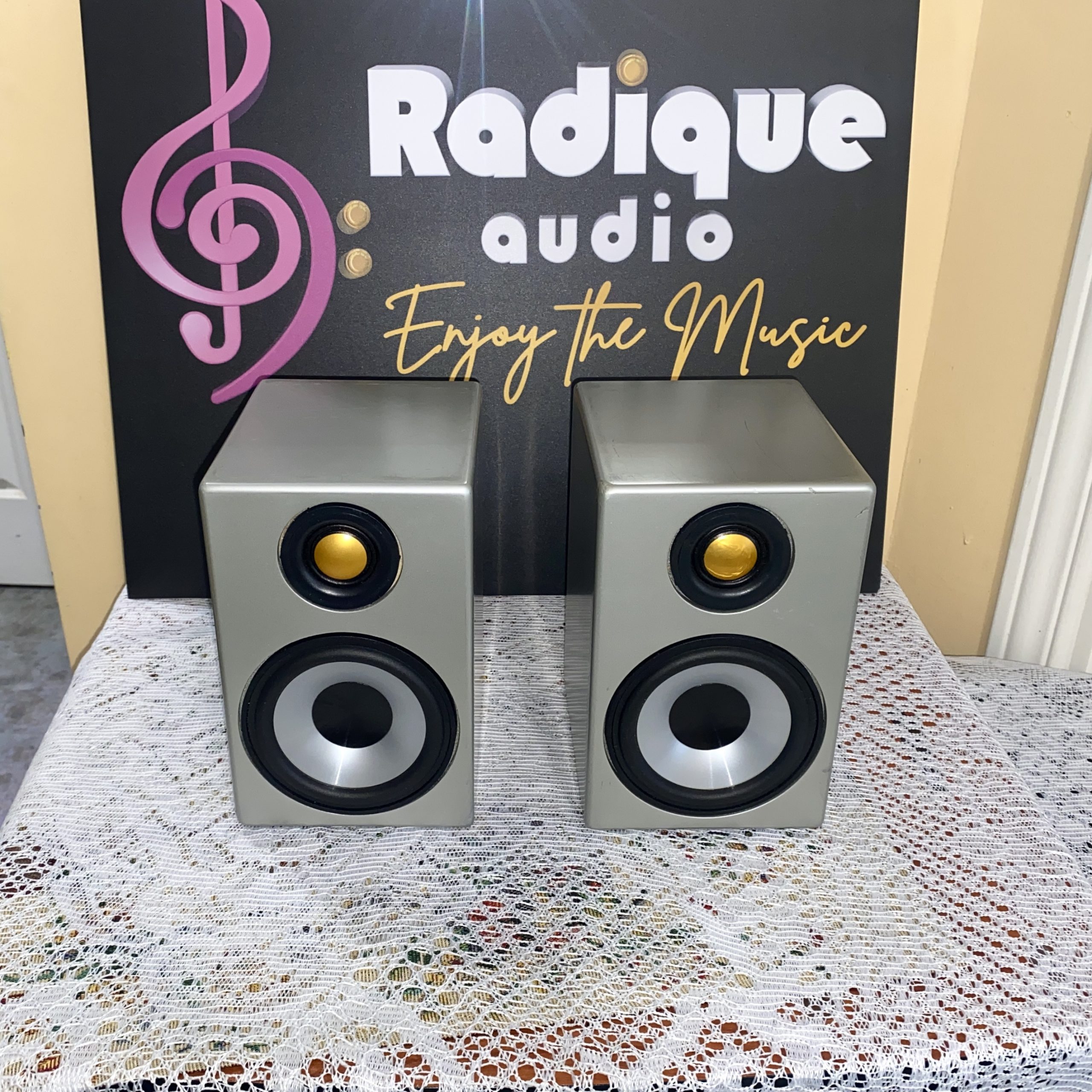 Monitor Audio Radius 90 1 Impressive Monitor Audio Compact Bookshelf Speakers Radius 90 - Image 1