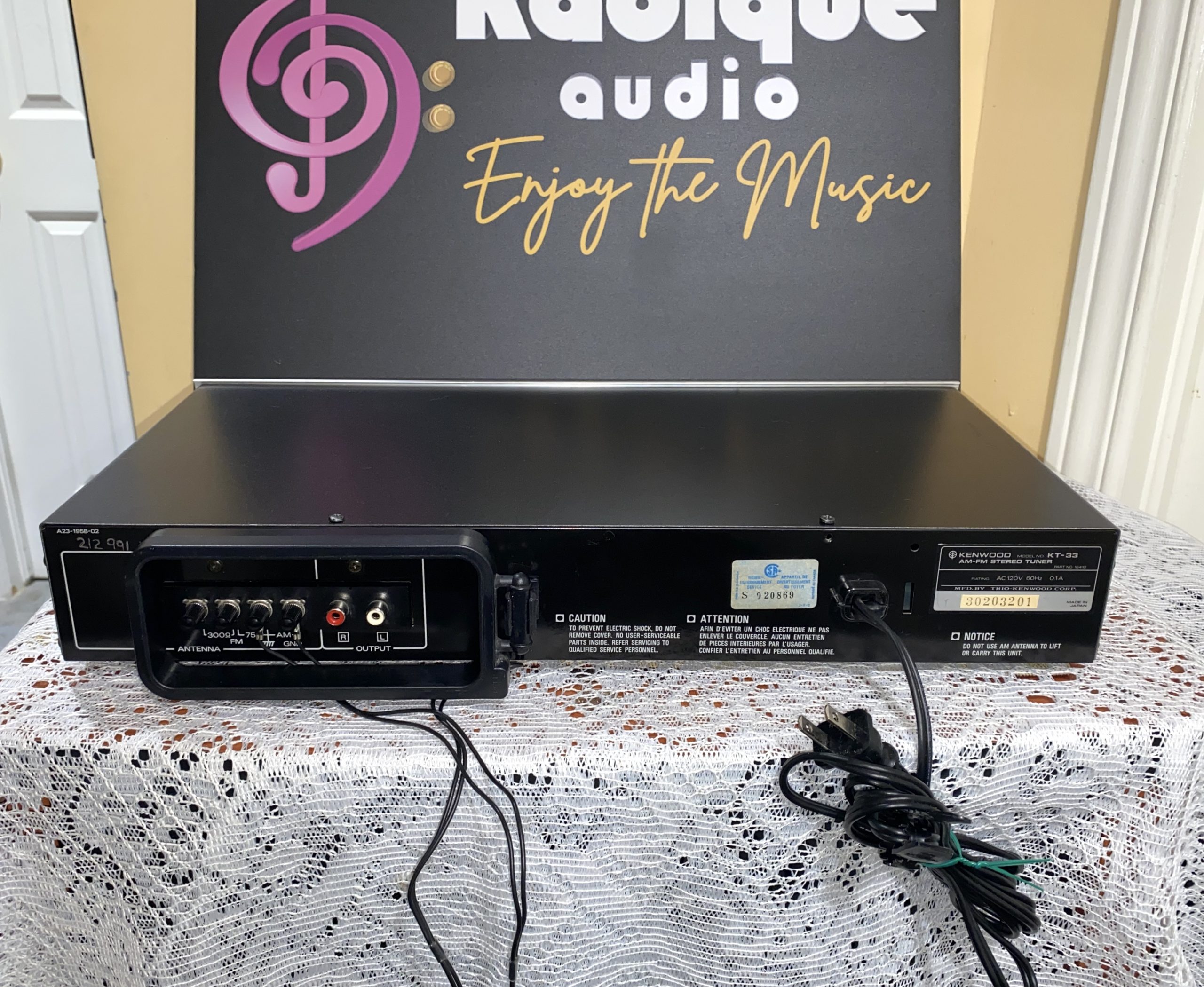 Kenwood KT 33 AM/FM Stereo Tuner Radique Inc