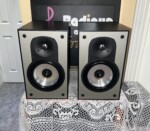 Paradigm Mini Monitor v3 Bookshelf Speakers - Made in Canada