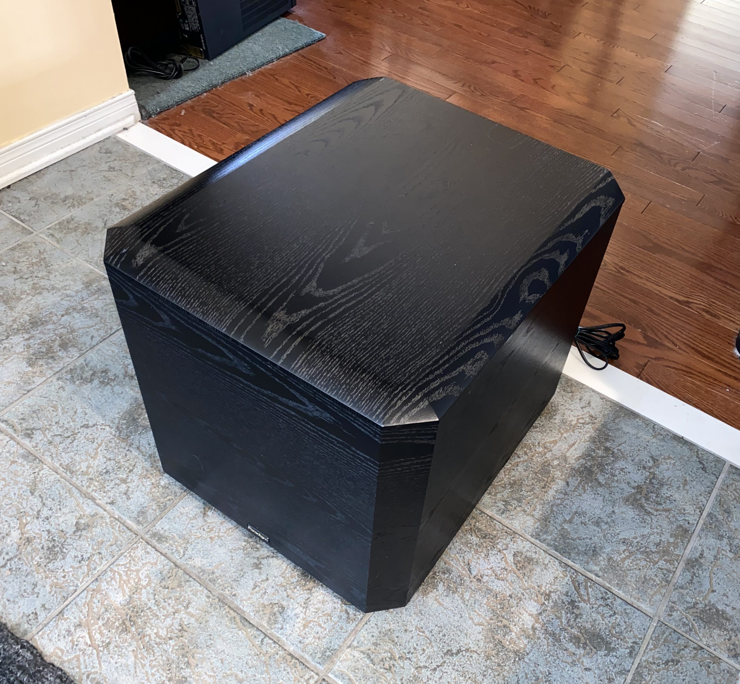 Paradigm PS-1000 v3 Powered Subwoofer - Made in Canada - Radique Inc