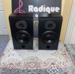 Robertson QR 3 Compact Rear Speakers – Solid, Wall-Mountable