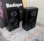 Robertson QR 3 Compact Rear Speakers – Solid, Wall-Mountable - Image 3