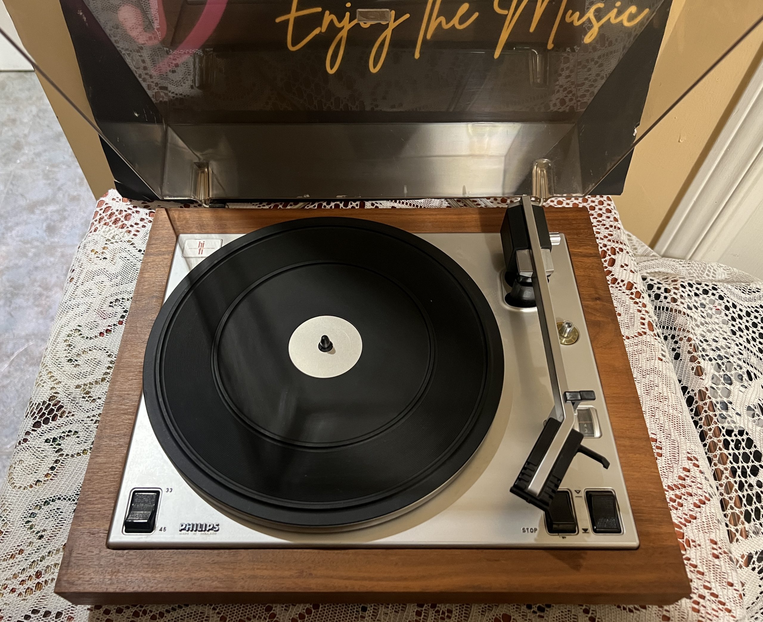 Philips 22GA427 Belt‑Drive Turntable, Made in Holland, Real Wood