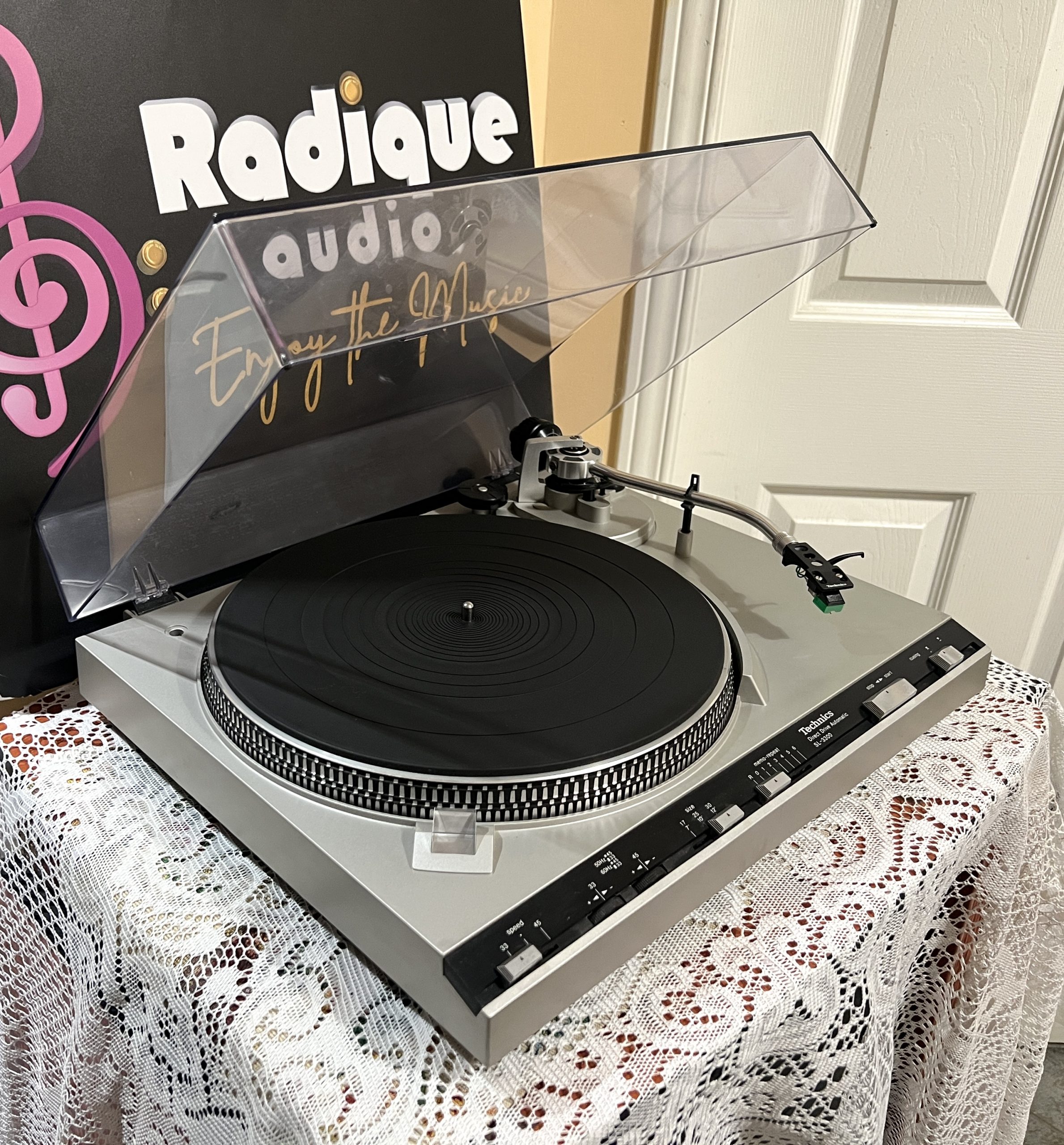 Technics SL-3300 Direct-Drive Turntable - Made in Japan - Radique Inc