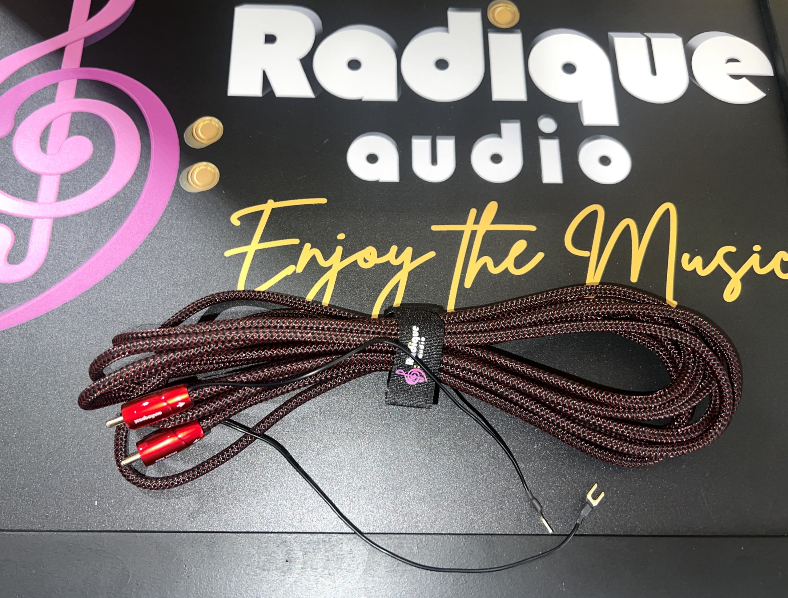 AudioQuest Irish Red 5m RCA Subwoofer Cable with Ground AudioQuest Irish Red 5m RCA Subwoofer Cable with Ground - Image 1