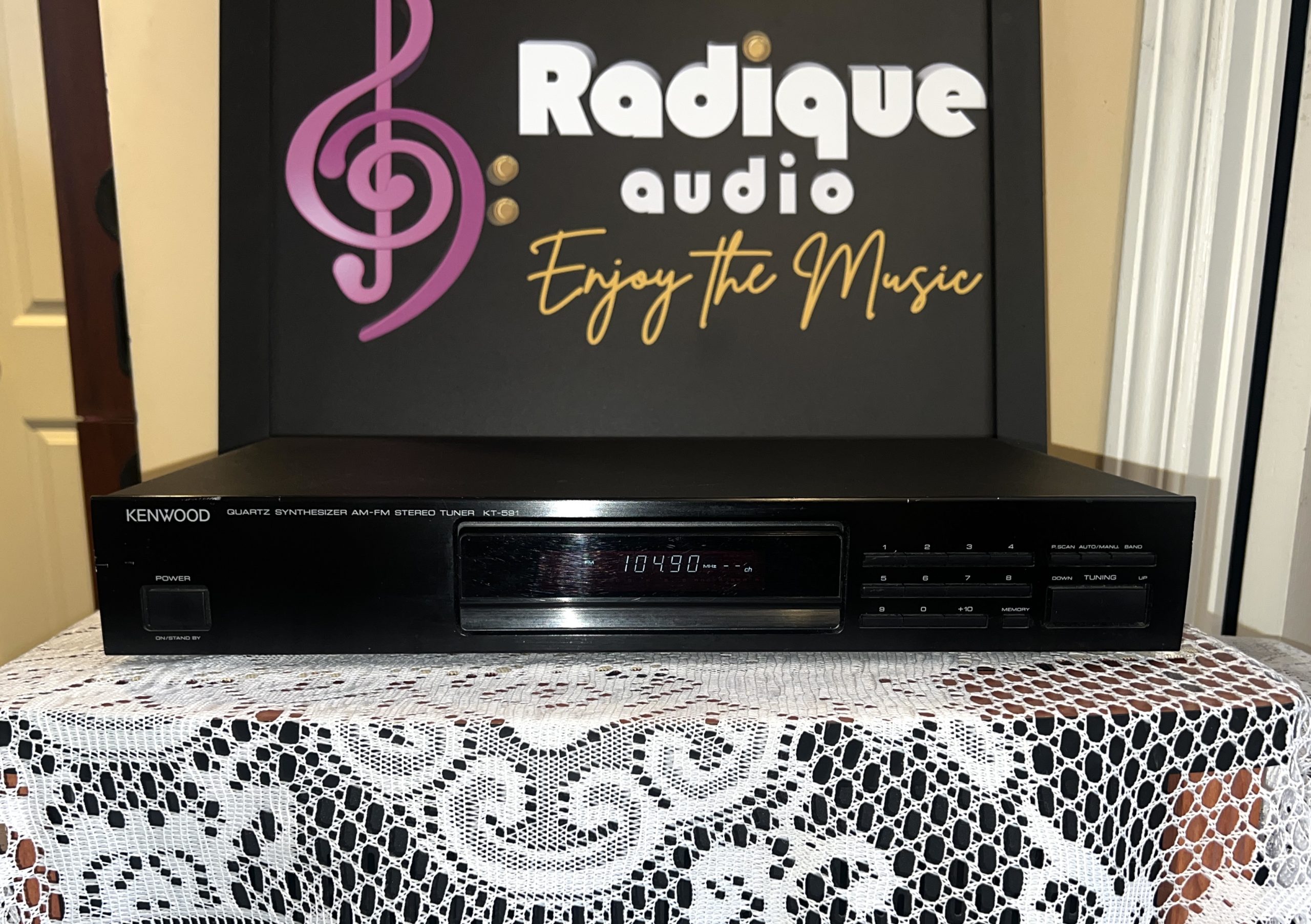 IMG_1447 Kenwood KT-591 Quartz Synthesized AM/FM Stereo Tuner - Image 1