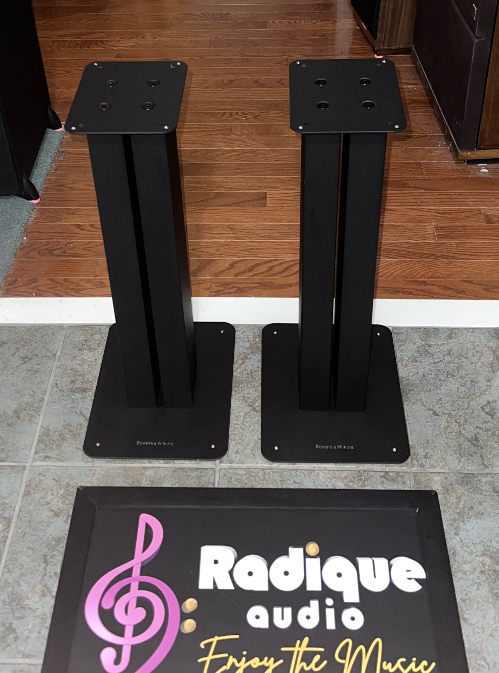 B&W 24 inch Dual-Pillar may 2026 1 B&W 24" Dual-Pillar All-Metal Speaker Stands, Pair, Like-New - Image 1
