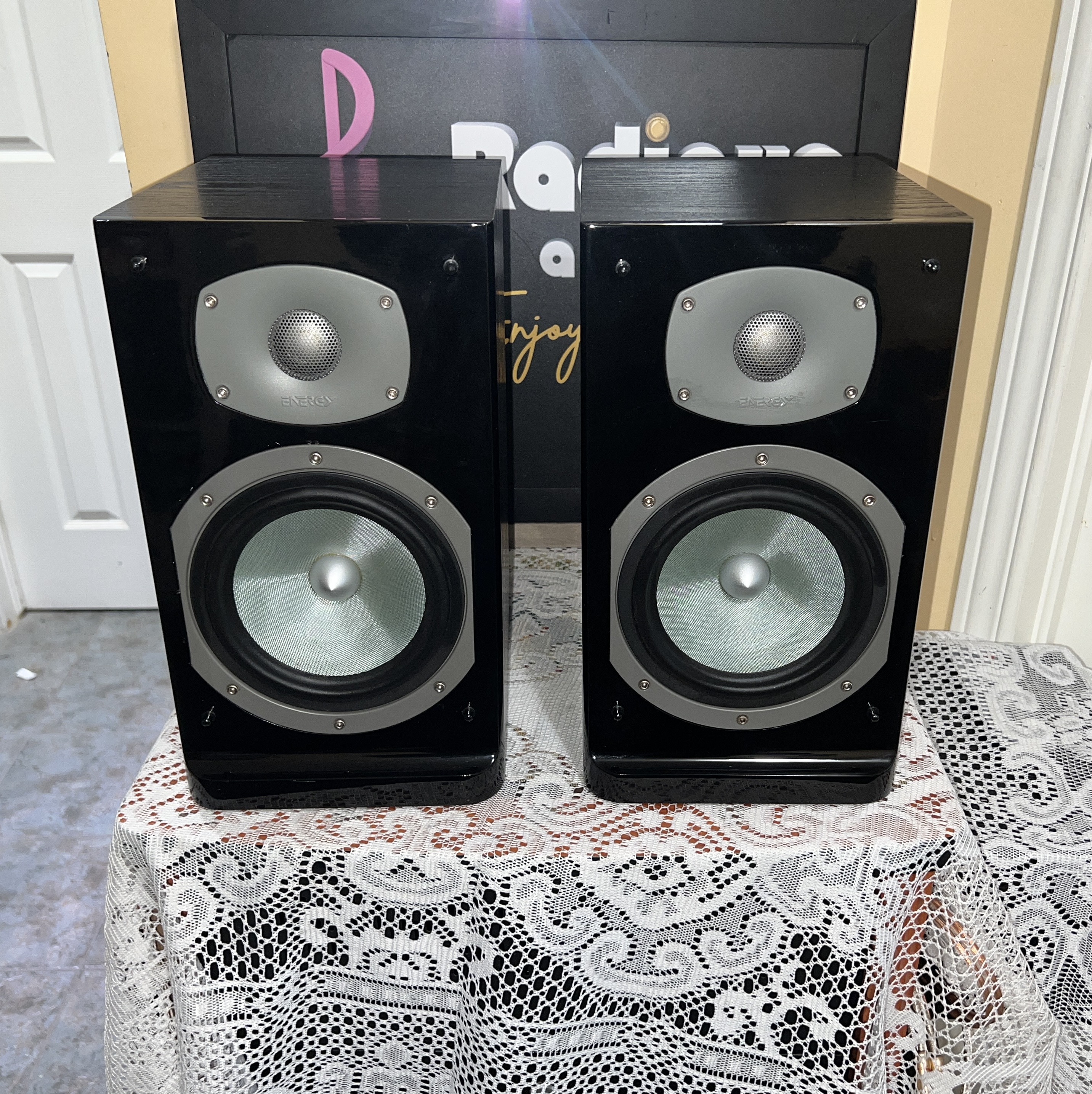 Energy C-200B 1 Energy C-200B 2-Way Bookshelf Speakers, Pair, Made in Canada - Image 1