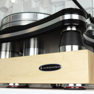 IsoAcoustics DELOS 1815W1 walnut isolation platform for high-end turntables and sensitive audio components.