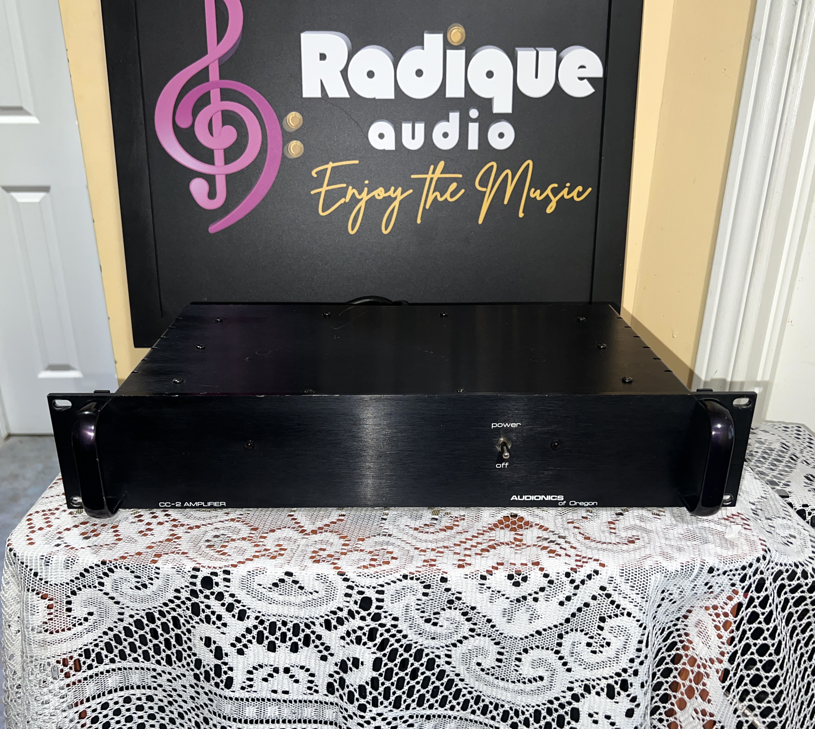 audionics cc-2 1 Audionics of Oregon CC-2 Stereo Power Amplifier 70 WPC — USA - Image 1