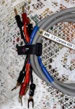 Quality Pair of Canare 4S8 3.5' Speaker Cables, Banana - Spade - Image 2
