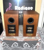 Castle Knight 1 Bookshelf Speakers — Real Wood Cherry, Pair - Image 6