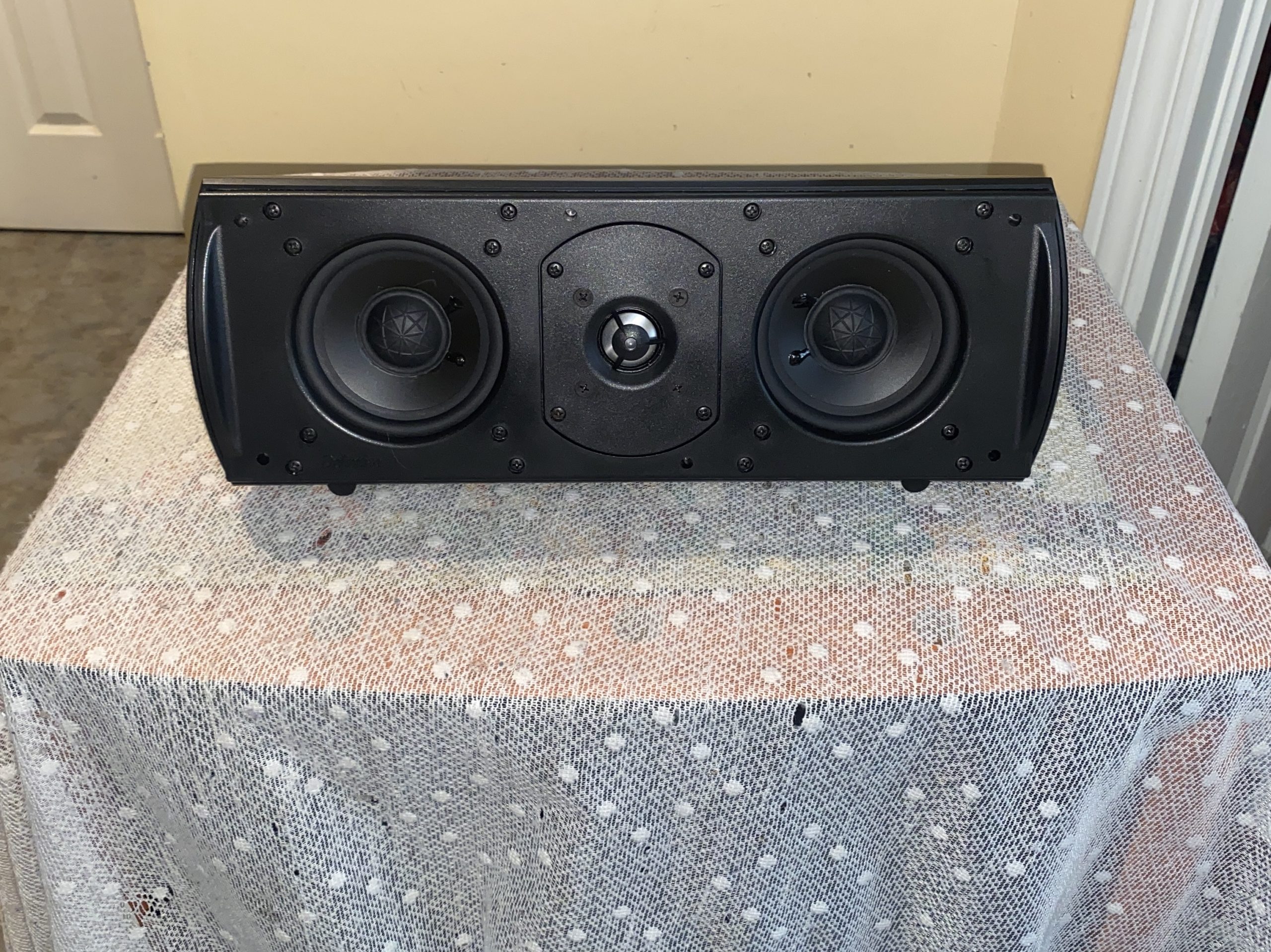 Definitive-Technology-ProCenter-100-rec-coned-1-p3 Heavy Definitive Technology Center Speaker ProCenter 100 - Image 1