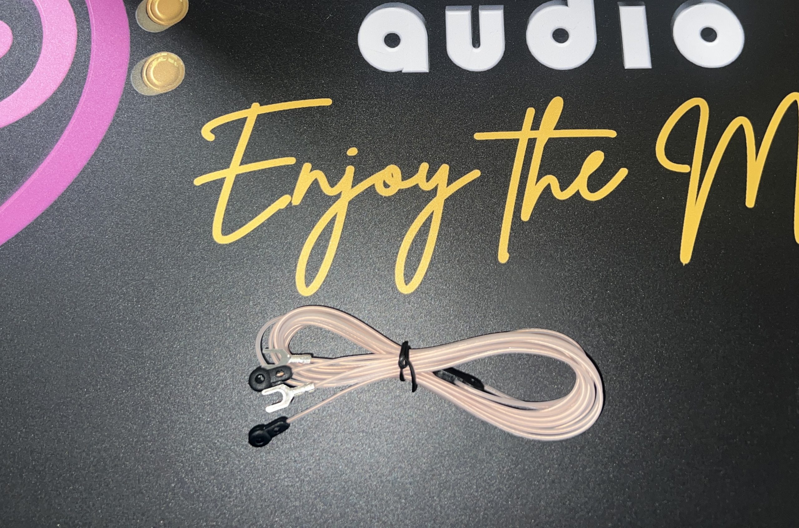 FM-Dipole-Antenna-300-Ohm-Twin-Lead-Indoor-with-Spade-Connectors-p3 FM Dipole Antenna 300 Ohm Twin-Lead Indoor with Spade Connectors - Image 1