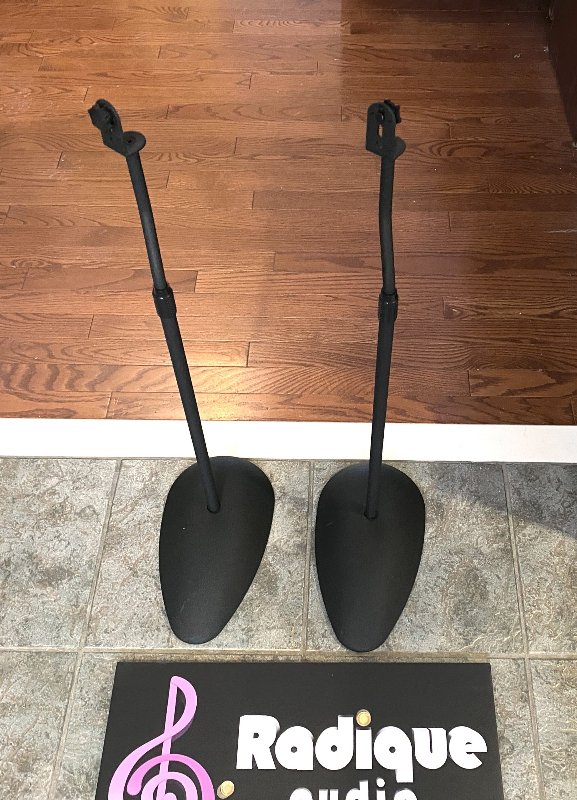 Height-adjustable-Black-satellite-stands-Oval-Bases-3-p3 Height adjustable Black satellite stands with Oval Bases - Image 1