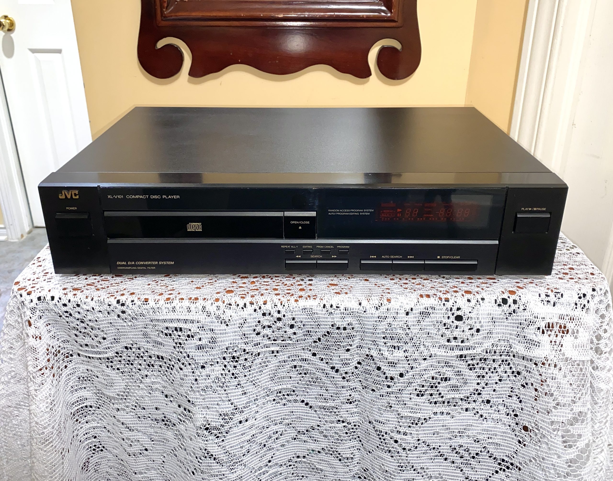 JVC-XL-V101-1-p3 JVC Single Disc CD Player with Dual D/A Converter XL-V101 - Image 1