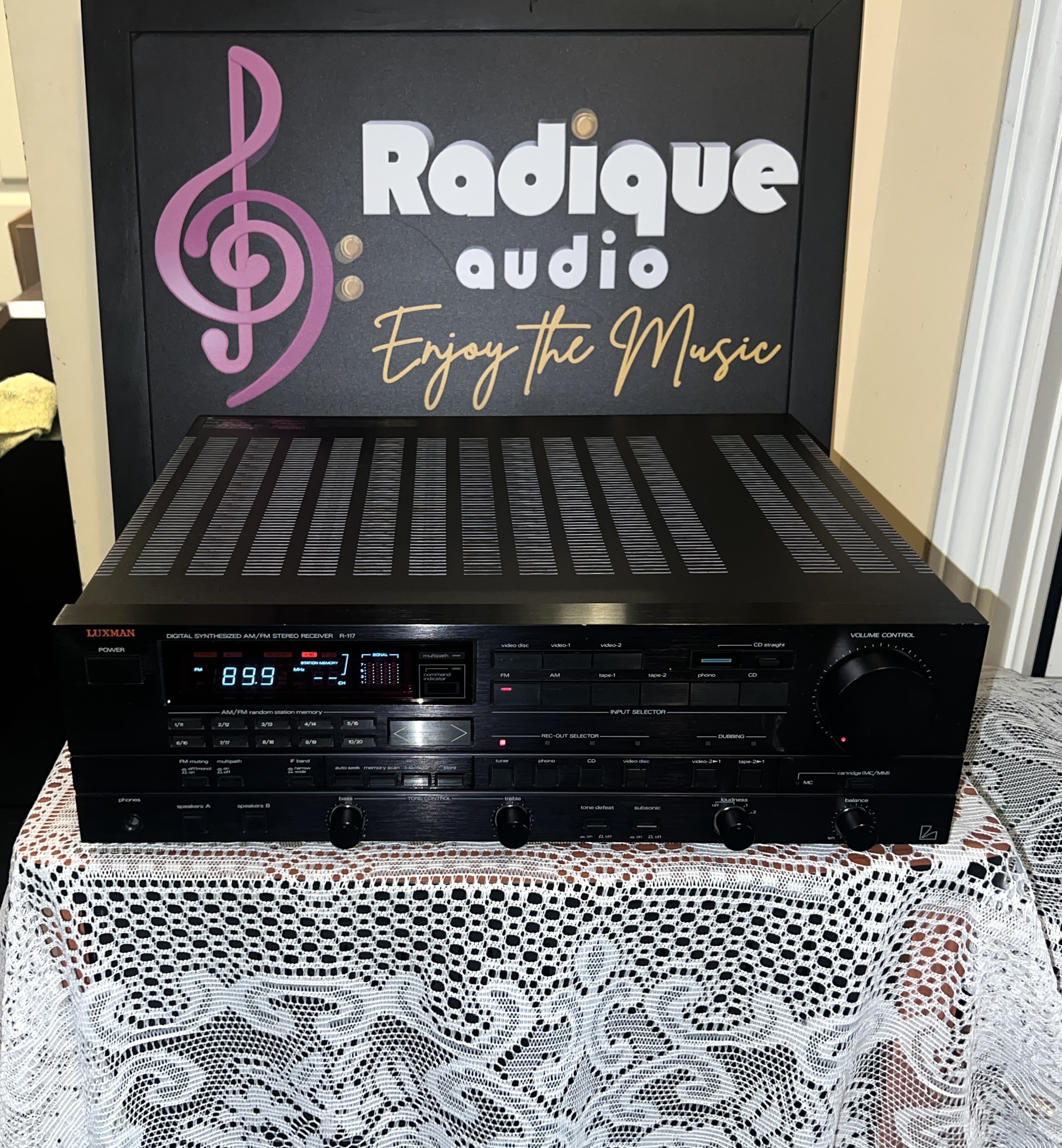 Luxman R-117 1 Luxman R-117 Flagship Stereo Receiver — 160 WPC, MM & MC Phono - Image 1