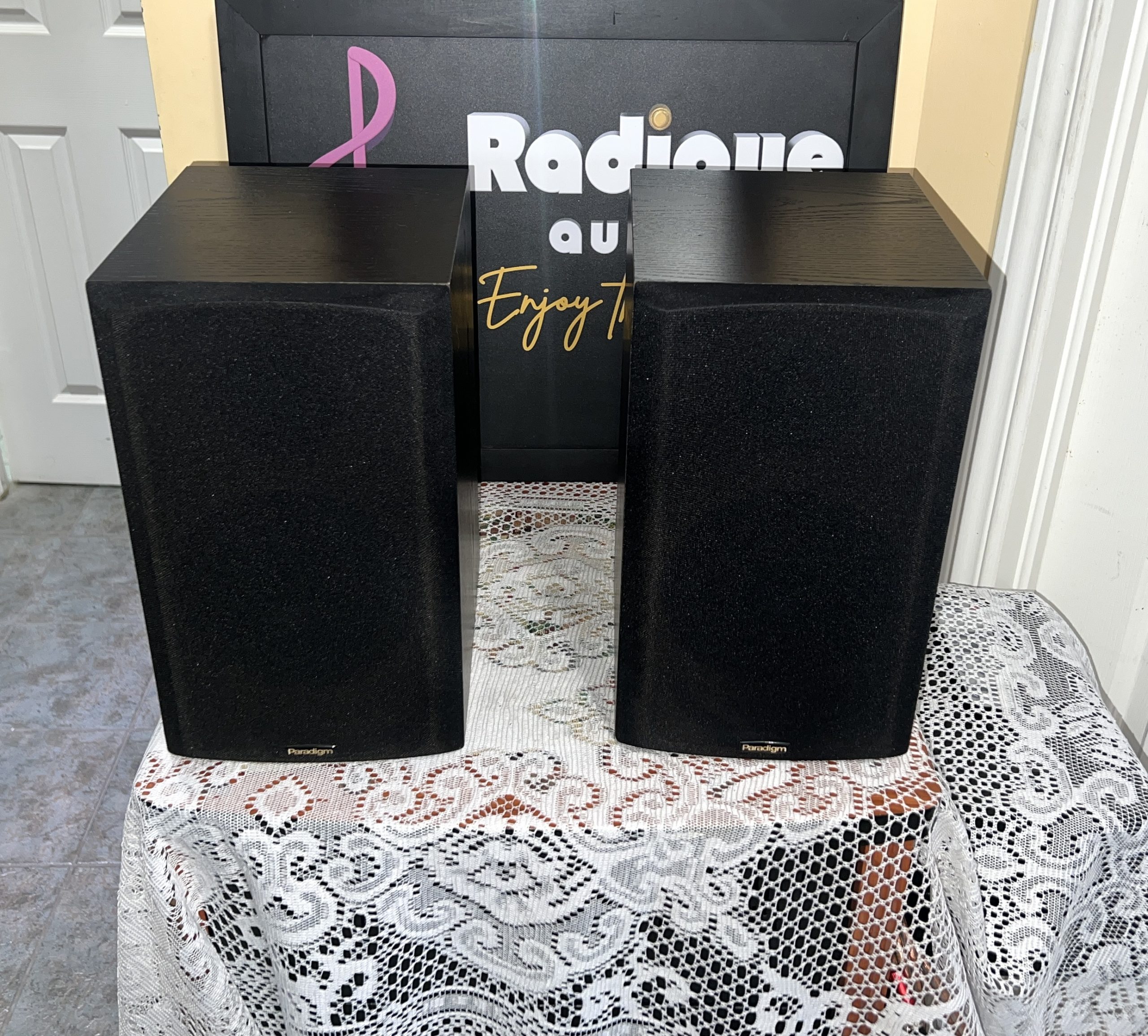 Paradigm-Titan-v2-march-2026-1-p3 Paradigm Titan v2 Bookshelf Speakers - Serviced - Canada - Image 1