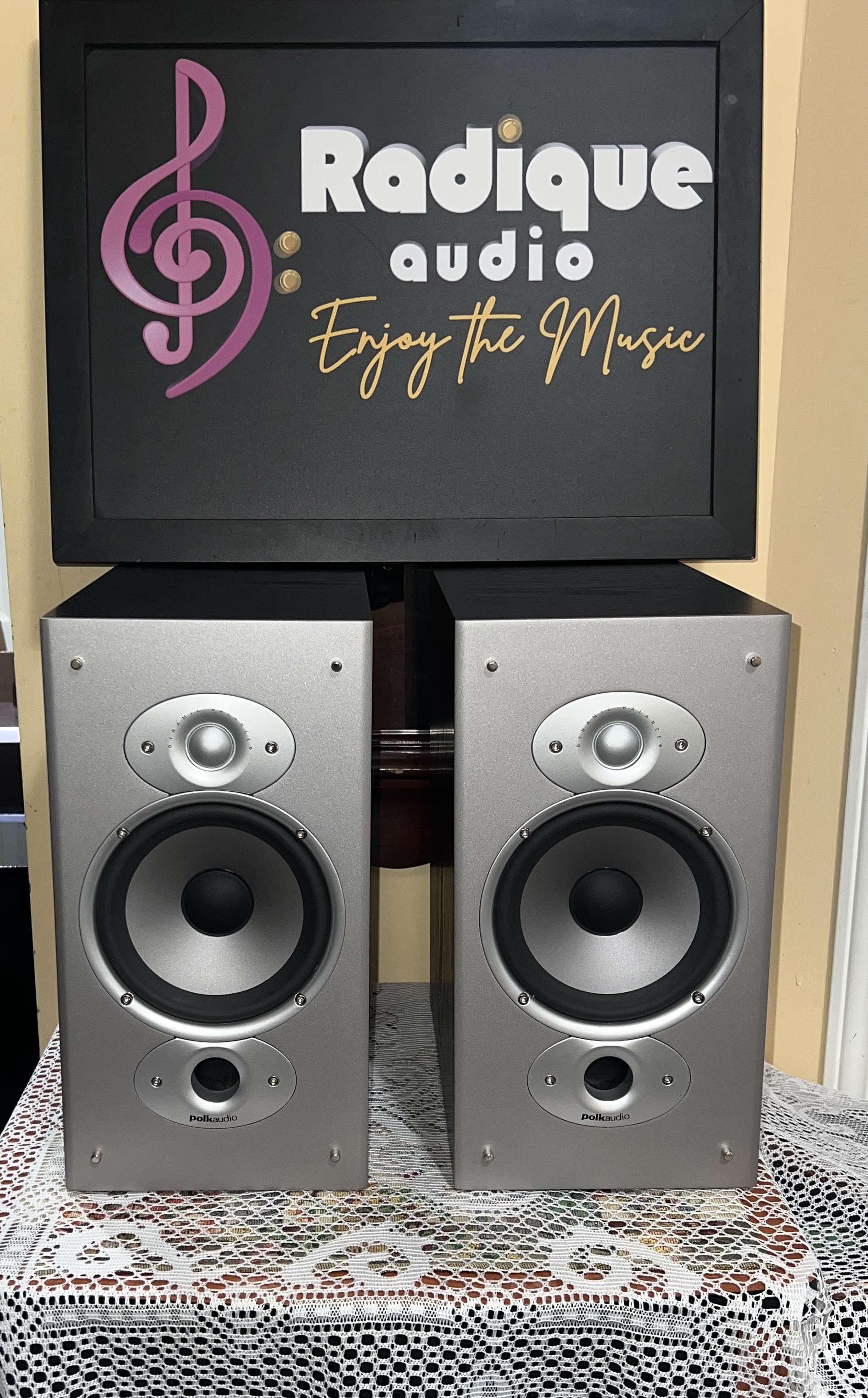 Polk Audio RTi6 aug 2026 1 Polk Audio RTi6 Bookshelf Speakers – Real Wood, Bi-Wireable - Image 1