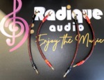Speaker cables with banana plugs included with the Totem Sttaf floorstanders