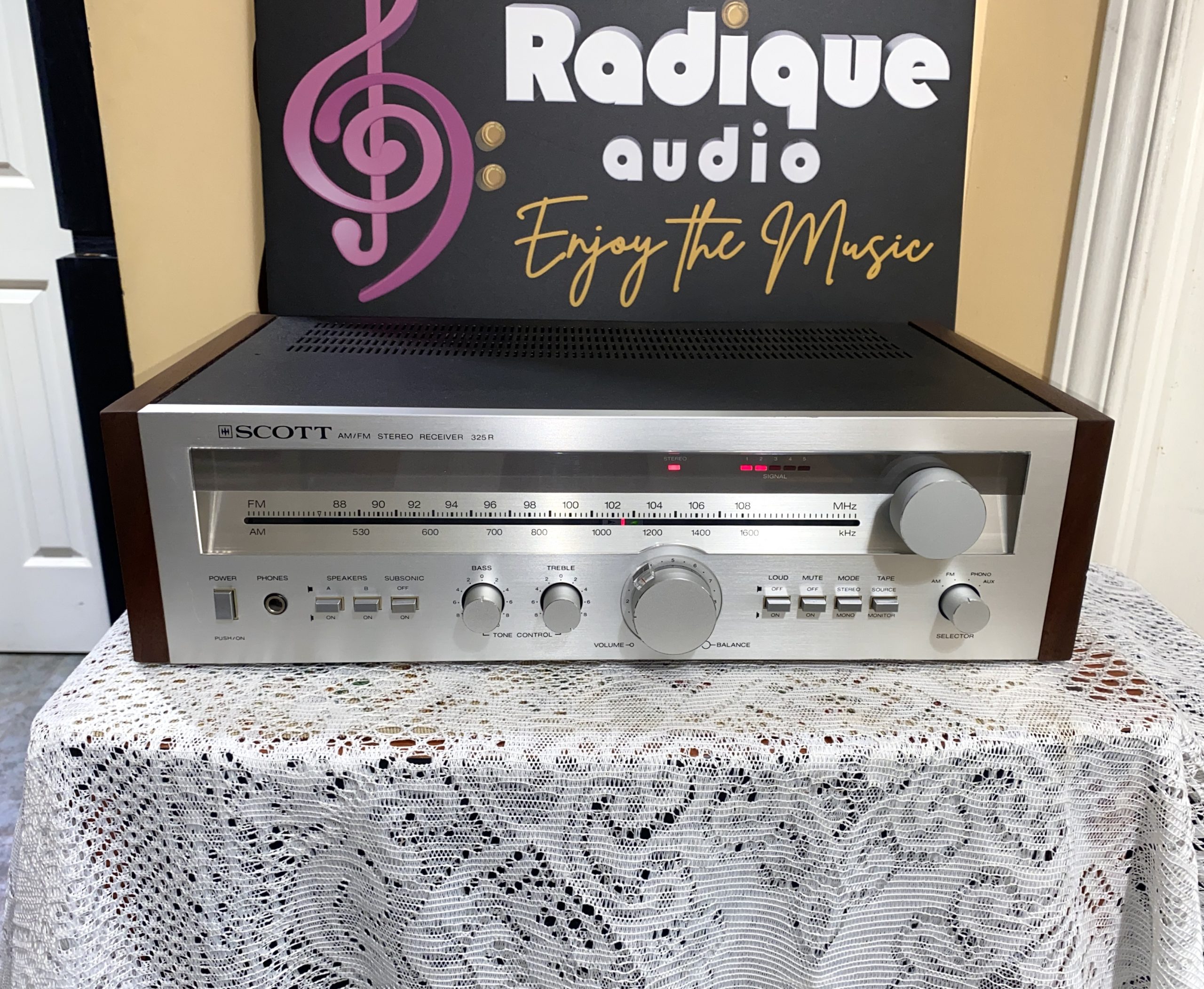Scott-325R-1-p3 Vintage Scott 25 WPC Stereo Receiver – Silverface Classic 325R - Image 1