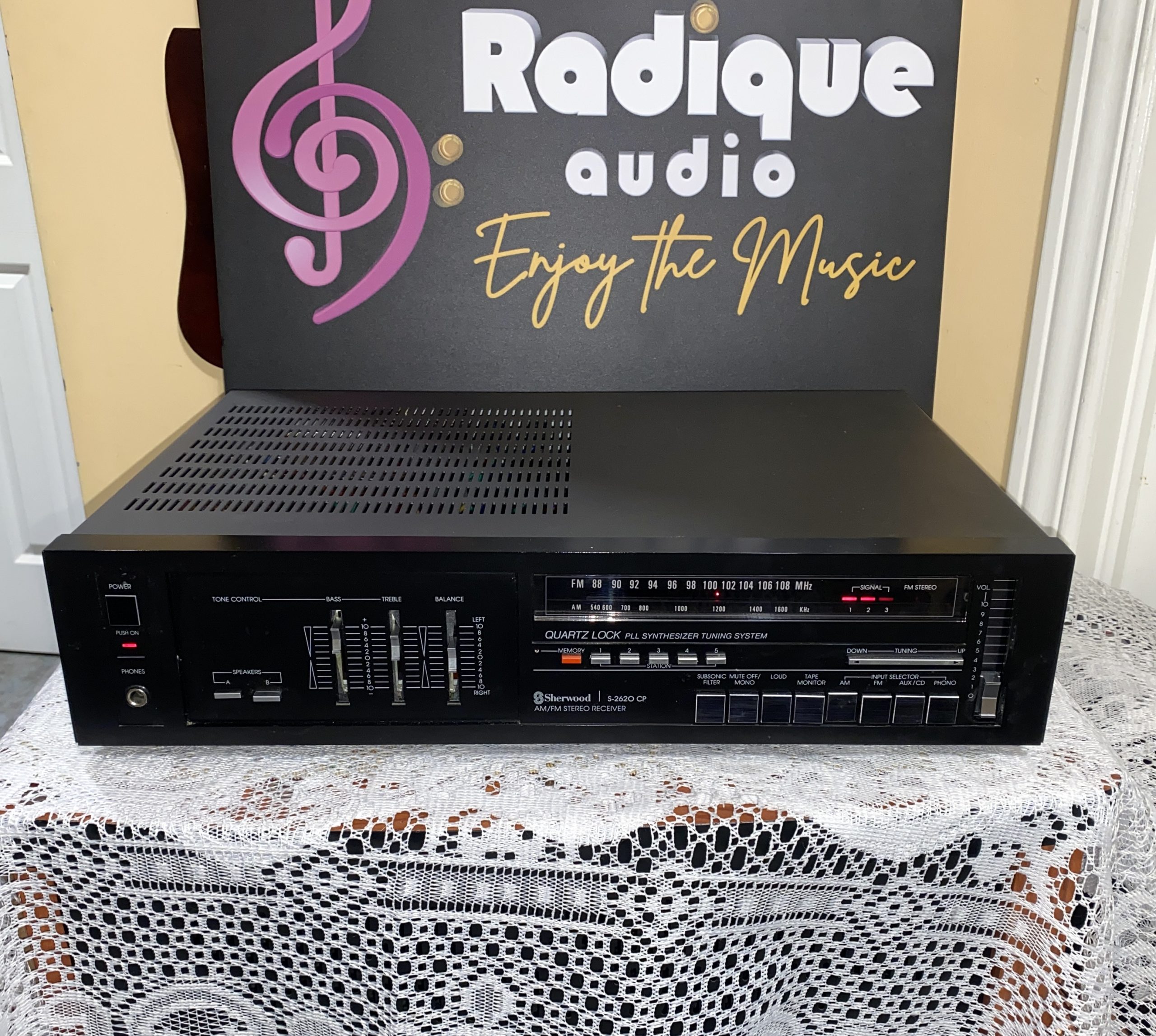 Sherwood-S-2620-CP-1-p3 Sherwood S-2620 CP AM/FM Stereo Receiver – Compact 1980s Design - Image 1