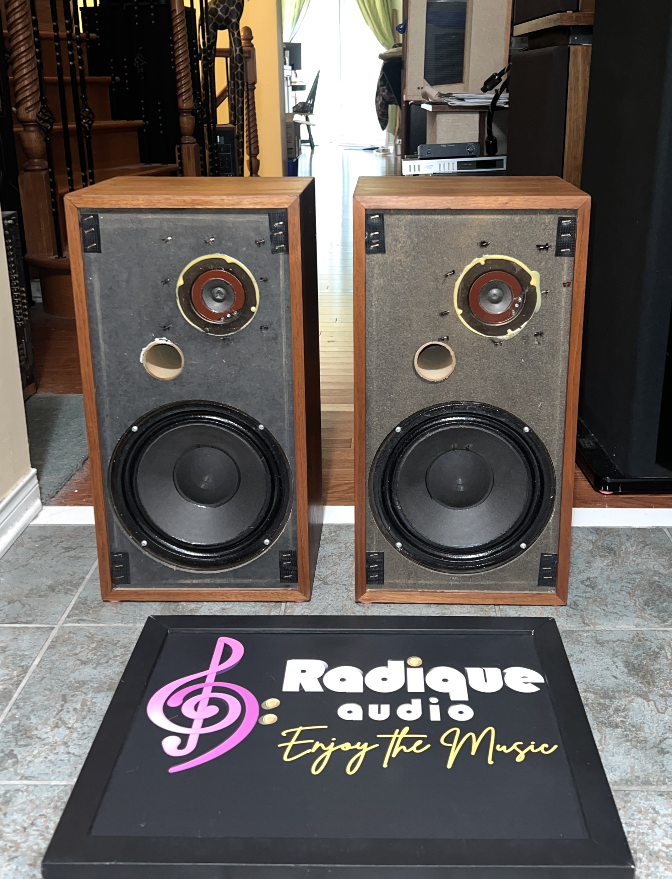 Rectilinear XI 1 Rectilinear XI Speakers — Lattice Grilles, Walnut, Recapped, USA - Image 1