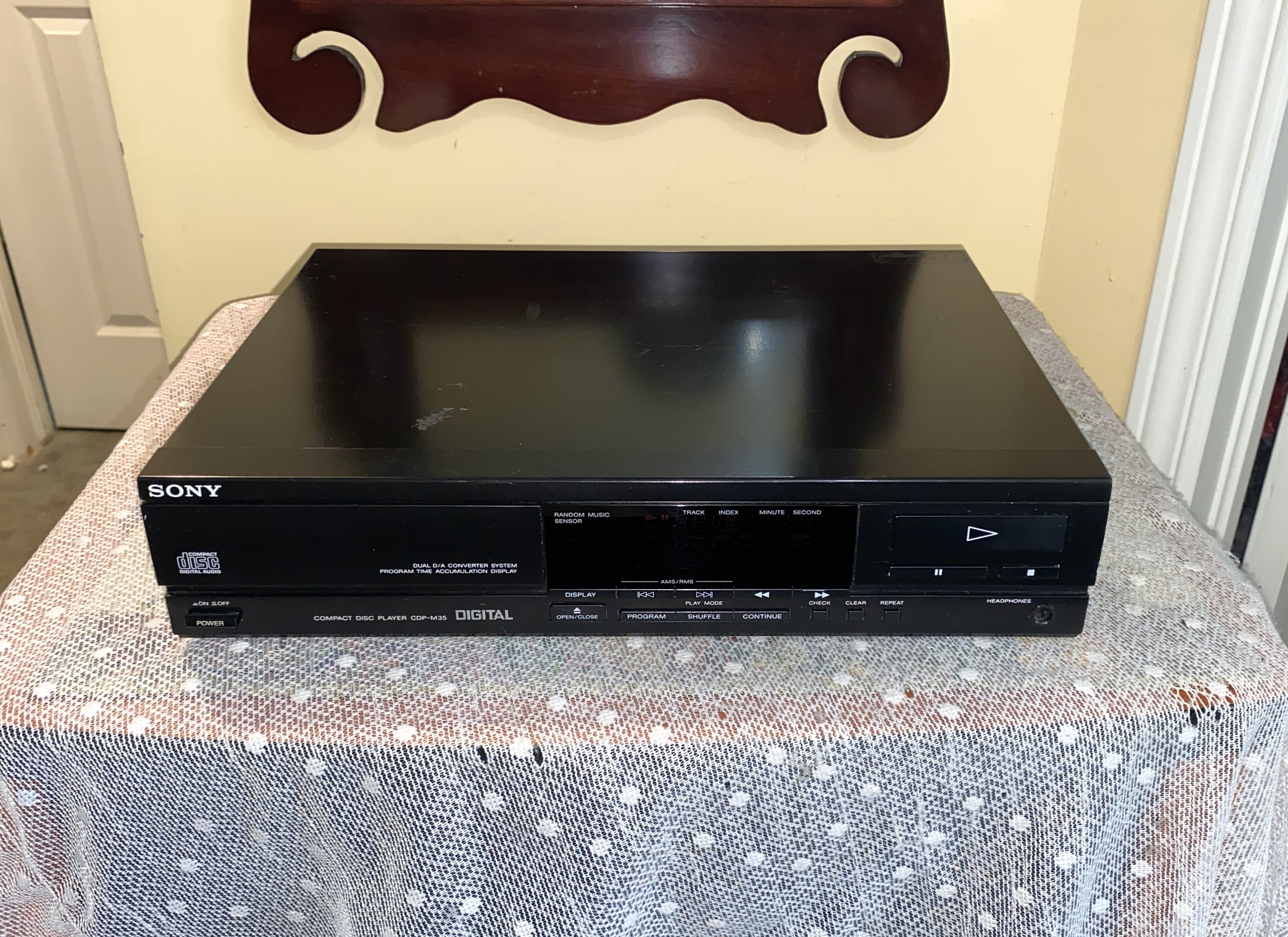 Sony CDP-M35 1 Sony CDP-M35 CD Player — Midi Size, Made in Japan - Image 1