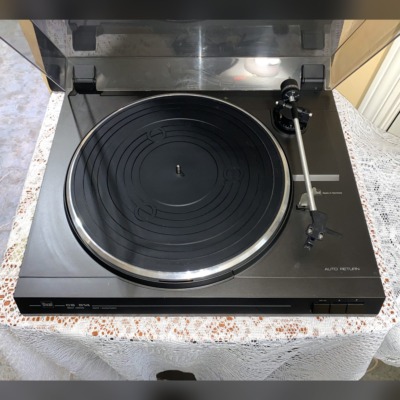 German-Made Dual Semi-Automatic Belt-Drive Turntable CS 514 turntable, front view