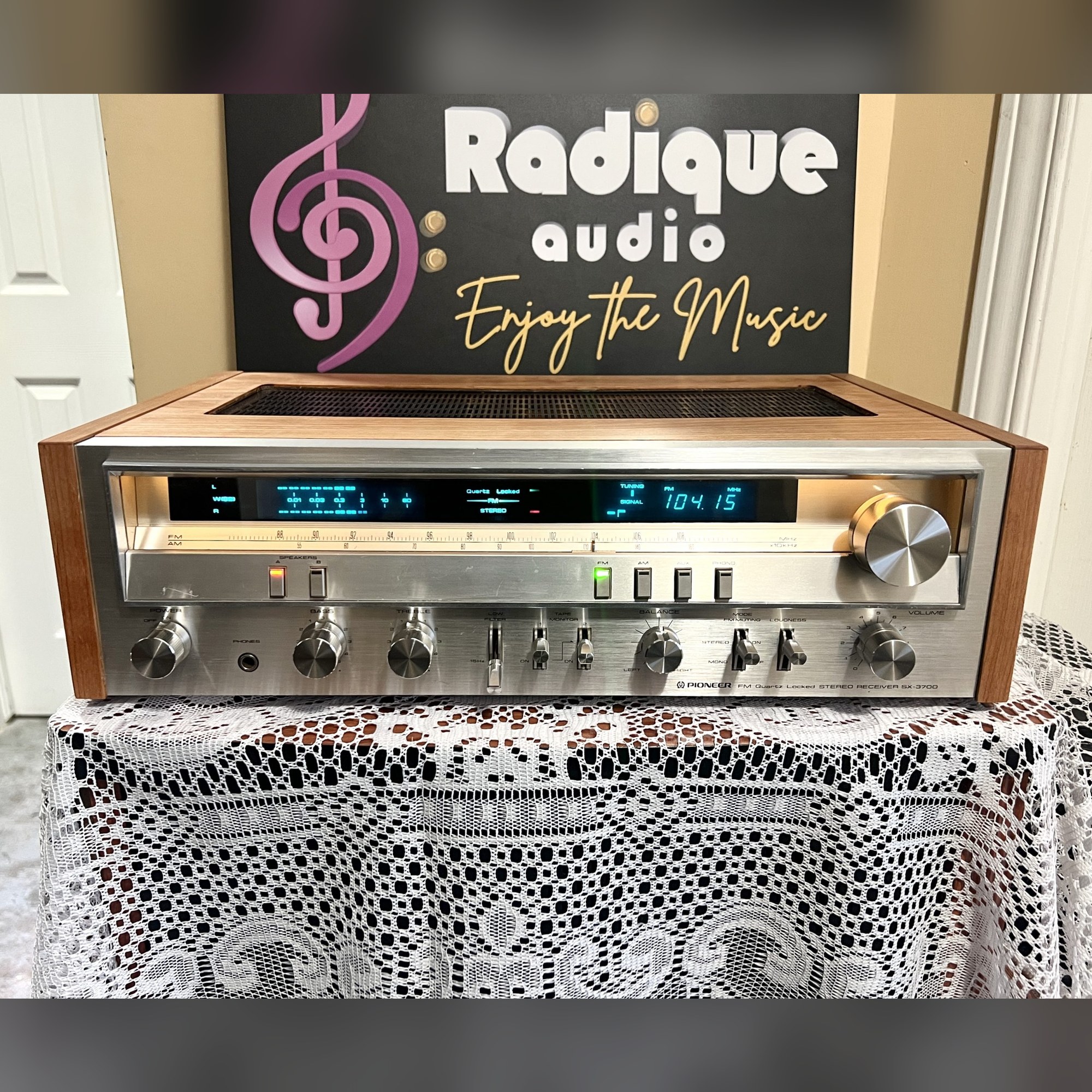 Pioneer-sx-3700-jan-2026-1-p3-Thumb Pioneer SX-3700 vintage stereo receiver with custom Ottawa Valley cherry cabinet — Radique Audio