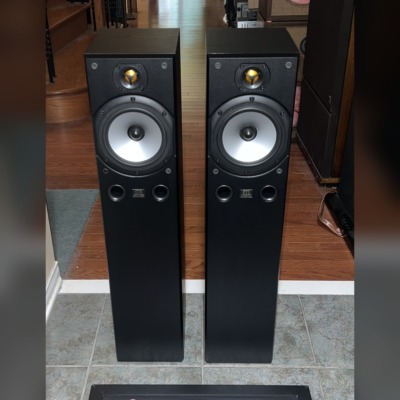 Monitor Audio Bronze 3 tower speakers, pair, front view